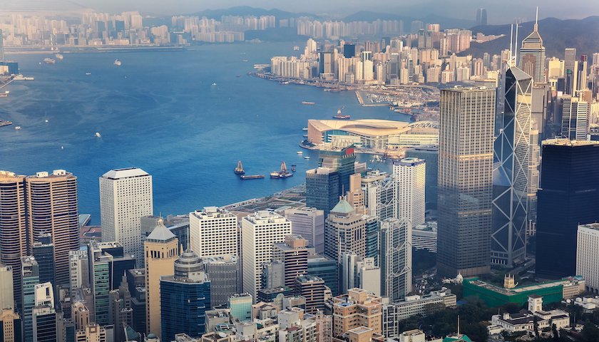 香港楼市“撤辣”半年：楼价跌回八年前，内地买家较高峰期减少近七成