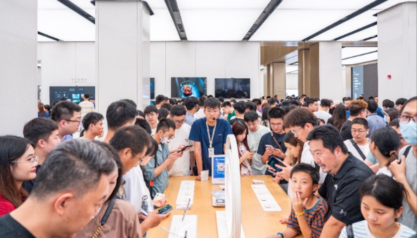 经销商看苹果华为“交锋”：iPhone 16热度减退，Mate XT炒高价难持久  第1张