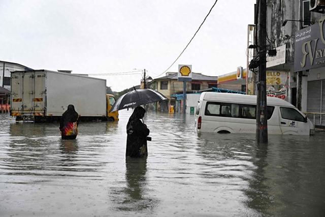 受强降雨天气影响，泰国、马来西亚多地遭遇严重洪灾  第1张