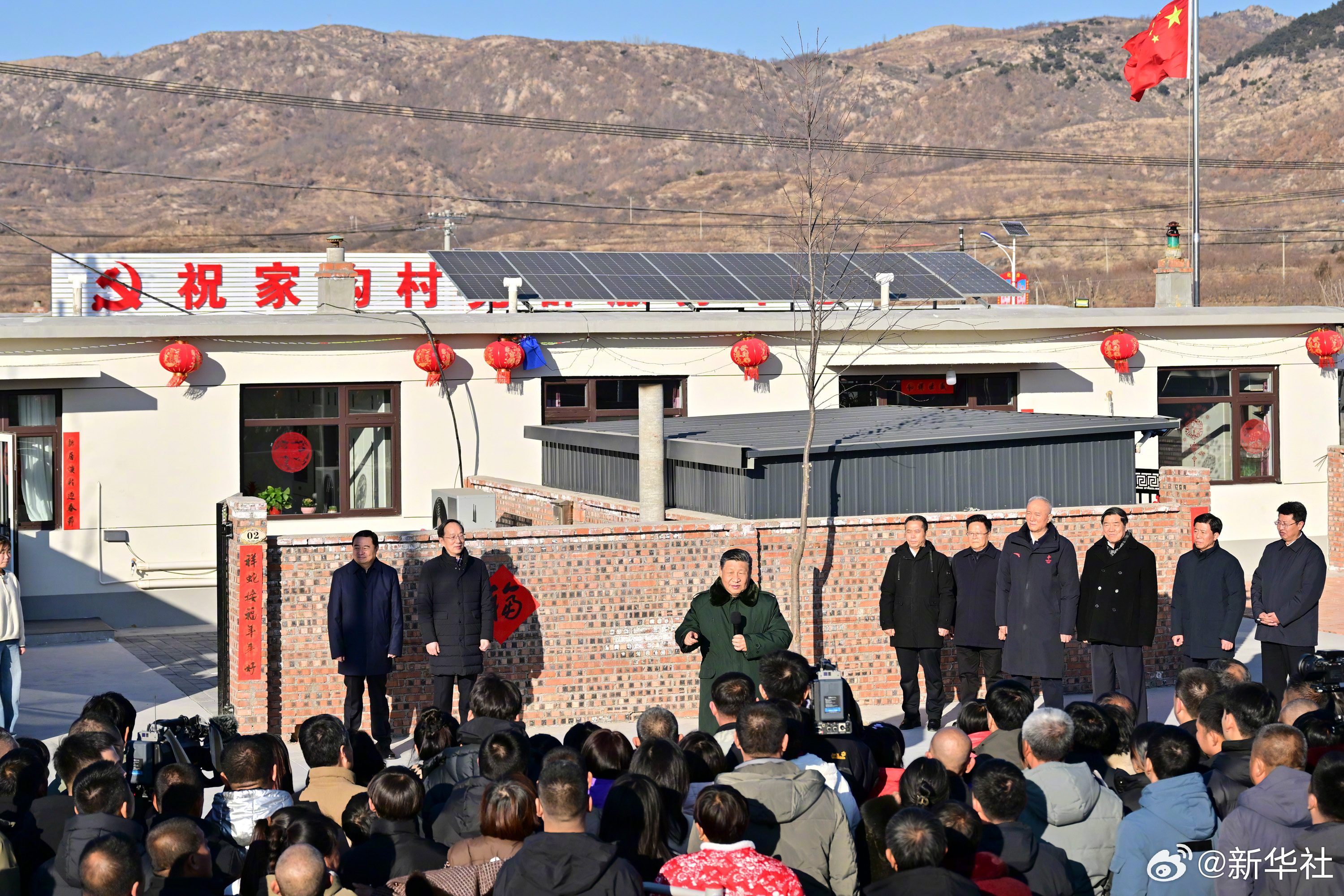 习近平在辽宁葫芦岛市看望慰问受灾群众  第7张